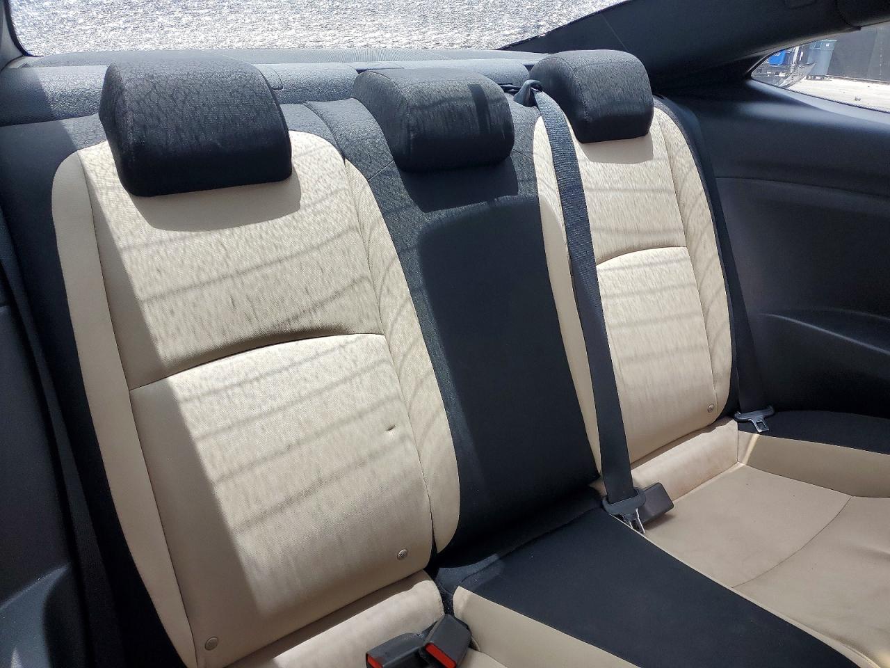 2016 HONDA CIVIC LX photo 28