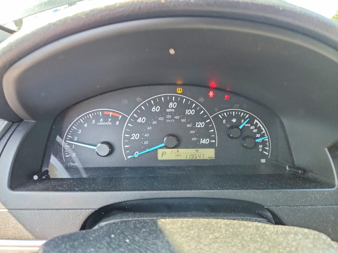 2012 TOYOTA CAMRY L photo 17