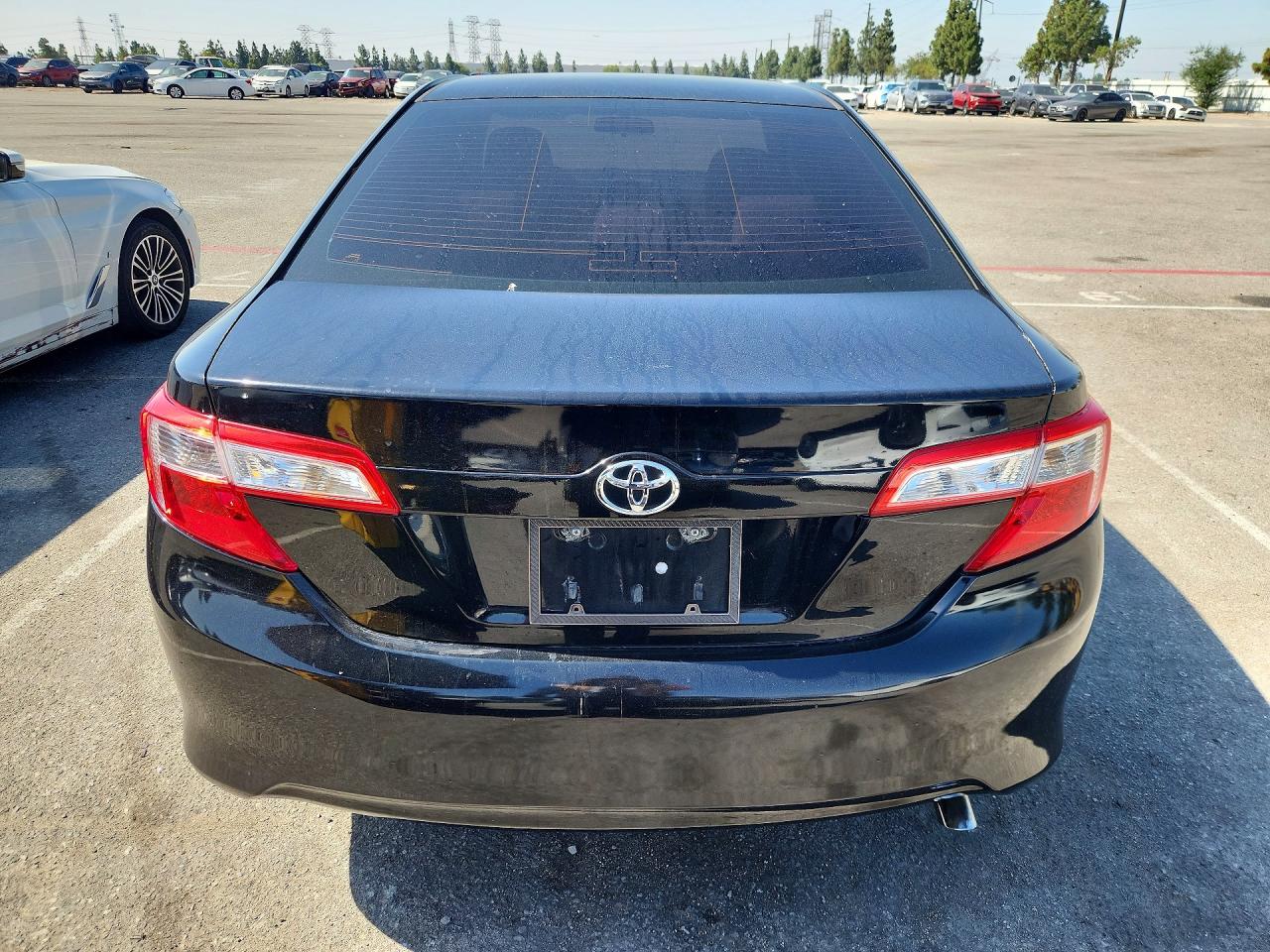 2012 TOYOTA CAMRY L photo 11