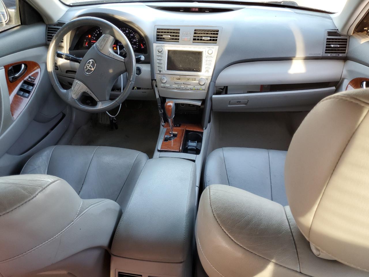 2011 TOYOTA CAMRY BASE photo 22