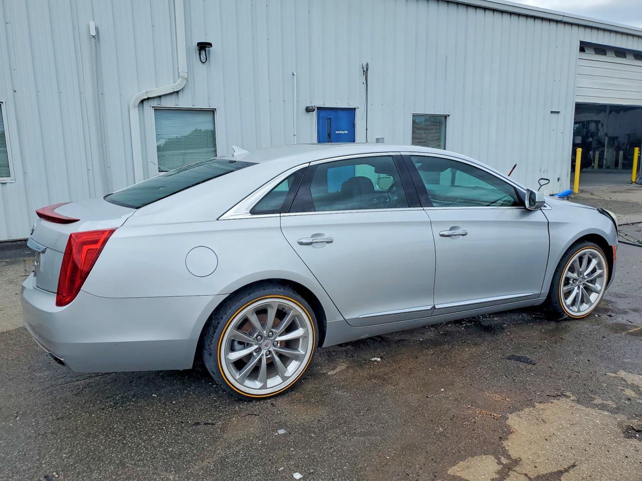 2014 CADILLAC XTS LUXURY COLLECTION photo 5