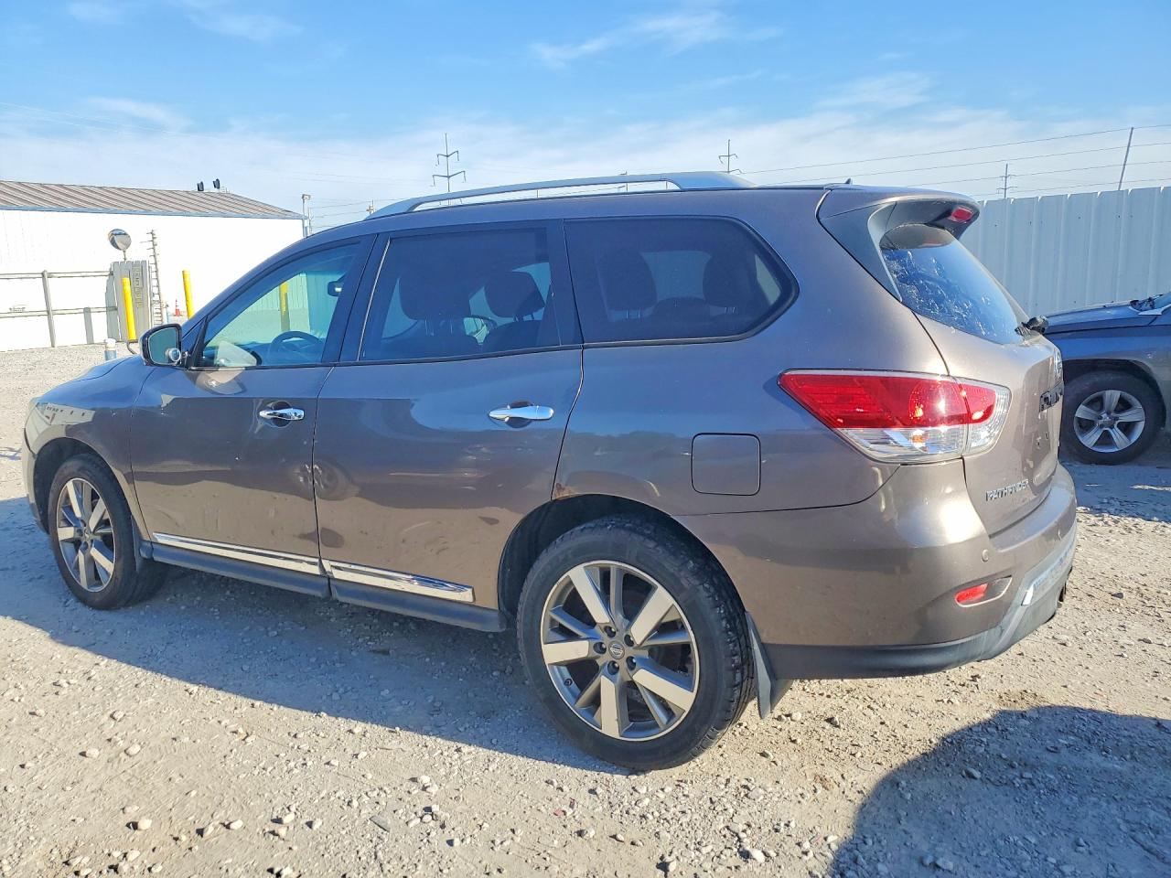 2013 NISSAN PATHFINDER S photo 4
