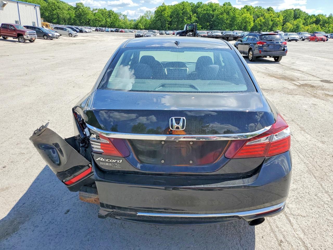 2017 HONDA ACCORD EX photo 11
