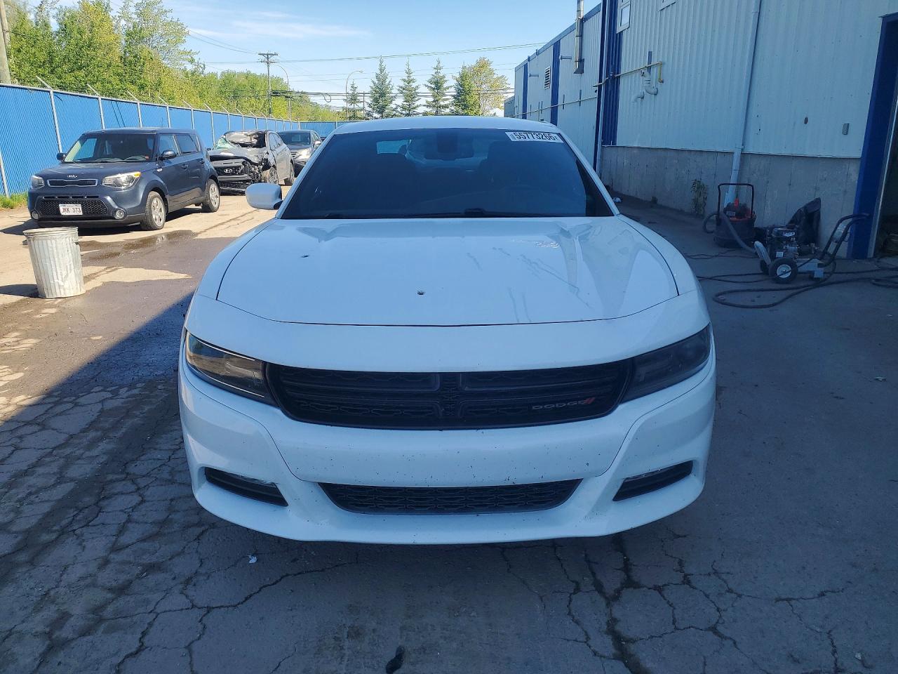2015 DODGE CHARGER SXT photo 13