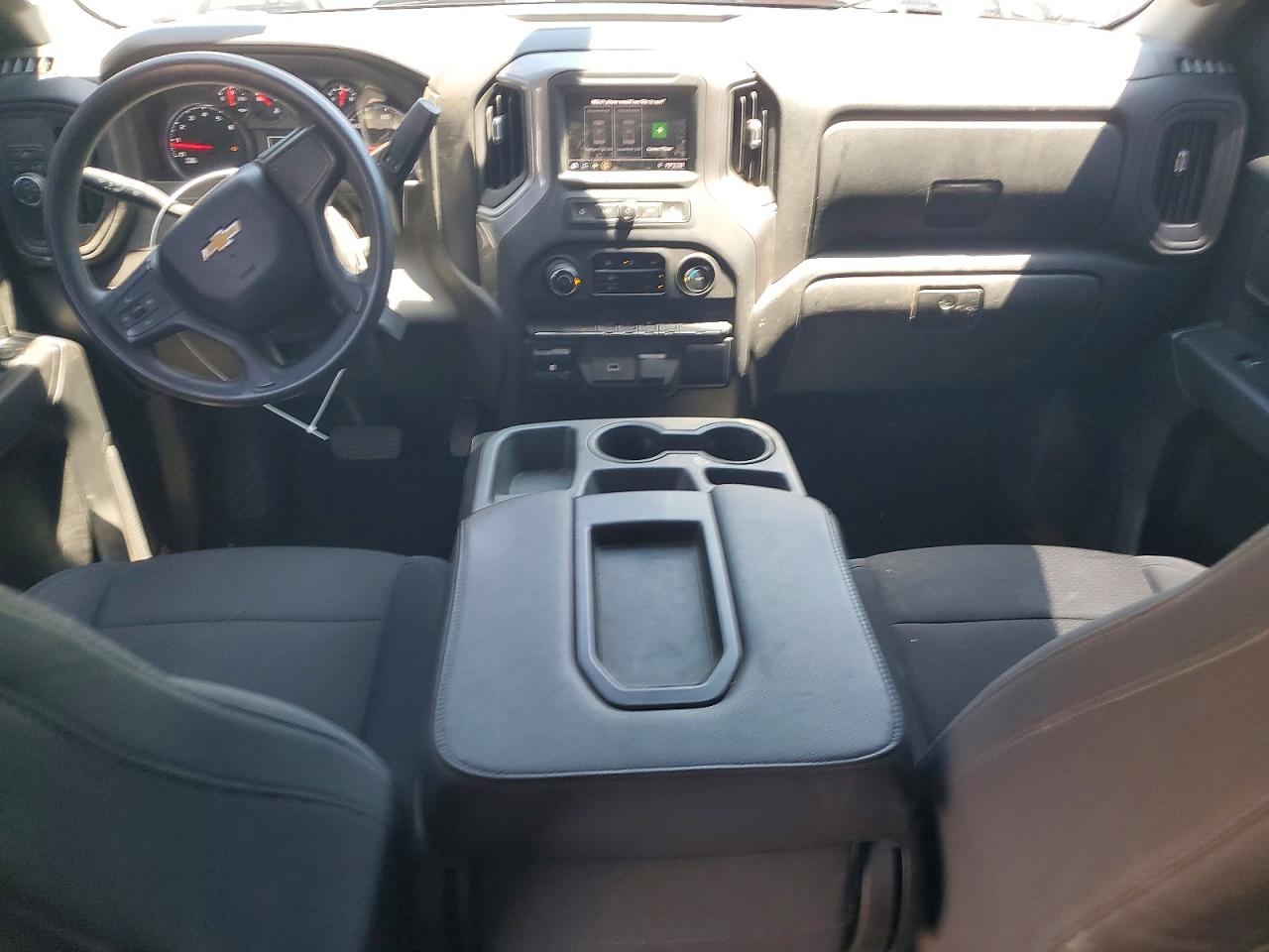 2020 CHEVROLET SILVERADO C2500 CUSTOM photo 8