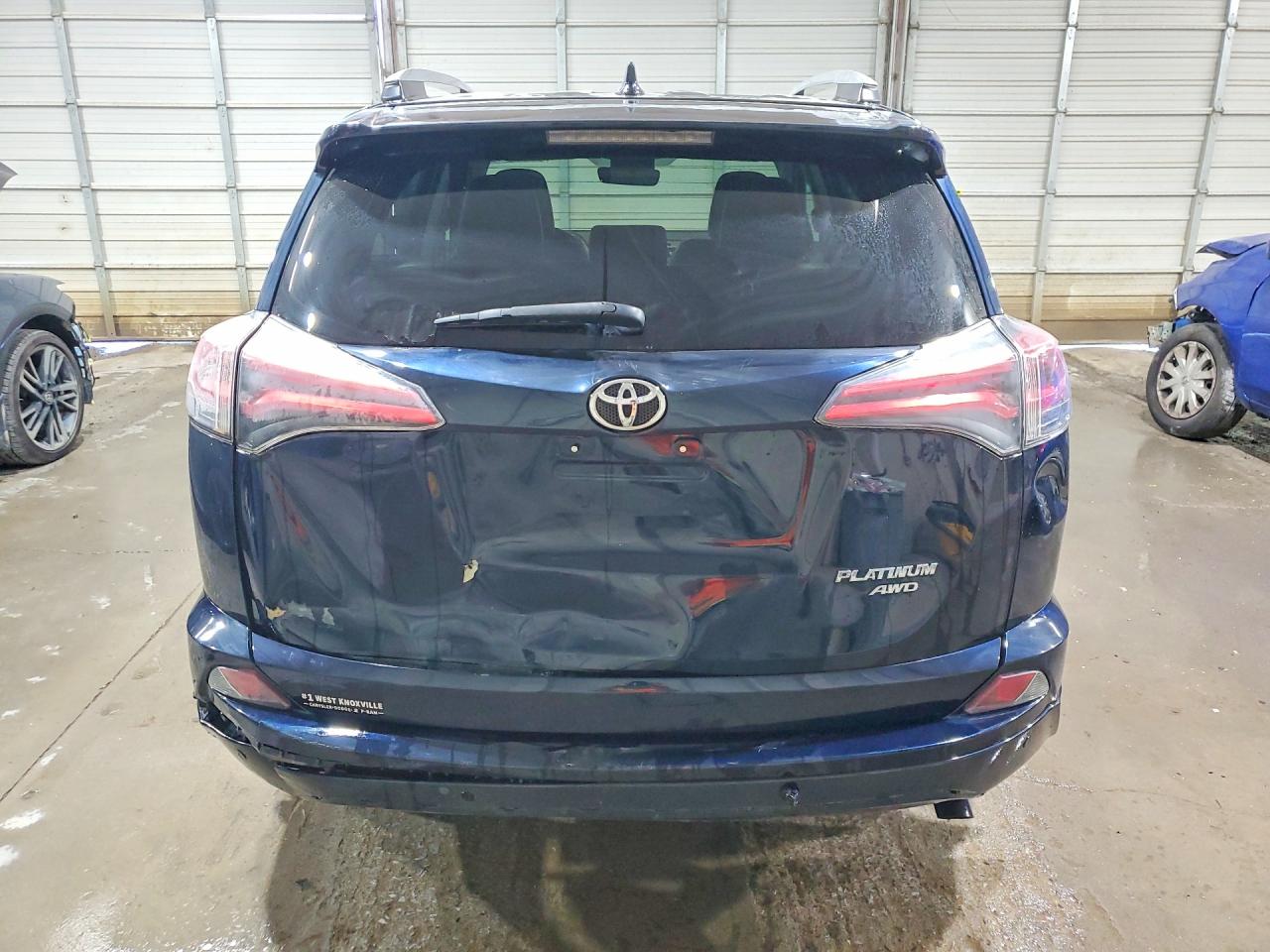2017 TOYOTA RAV4 PLATINUM photo 11