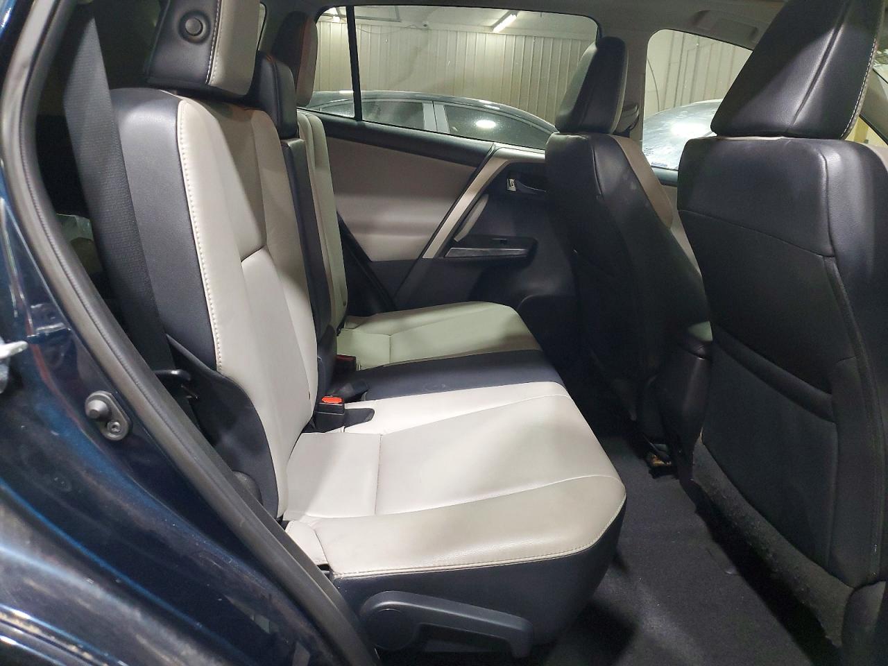 2017 TOYOTA RAV4 PLATINUM photo 21