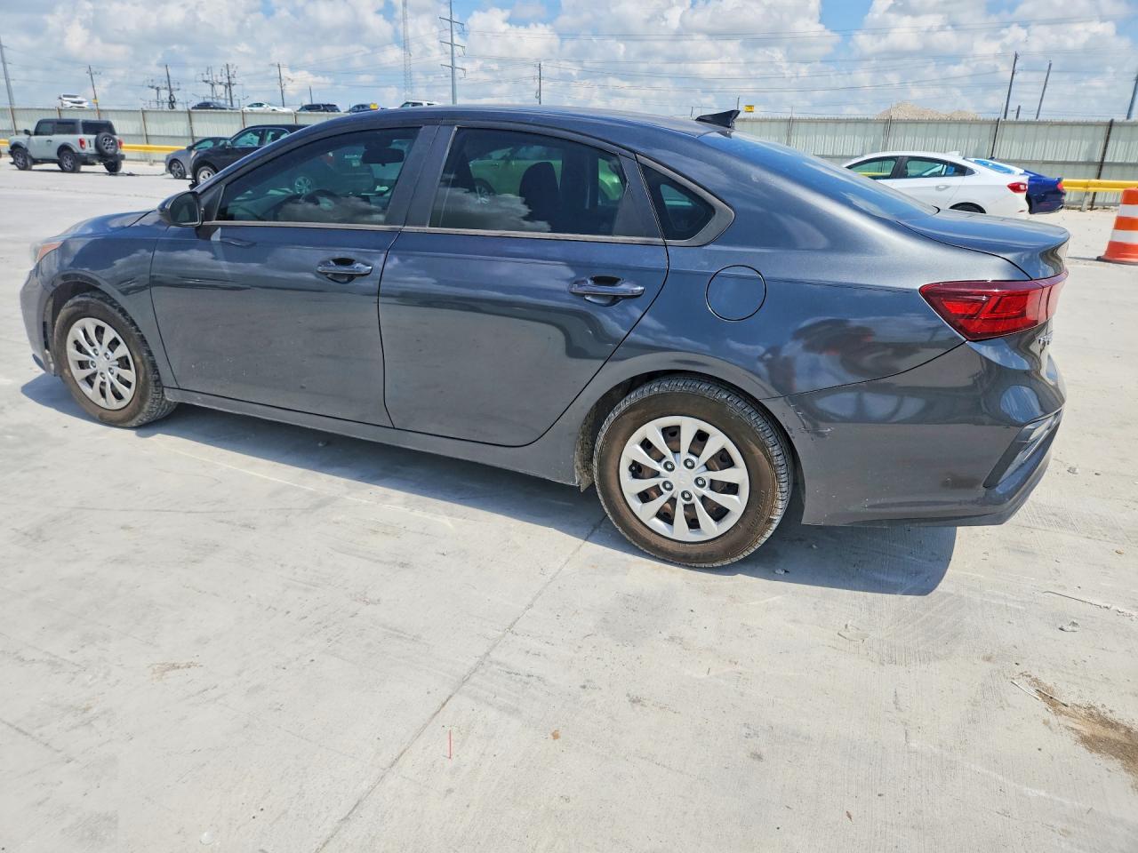 2019 KIA FORTE FE photo 3