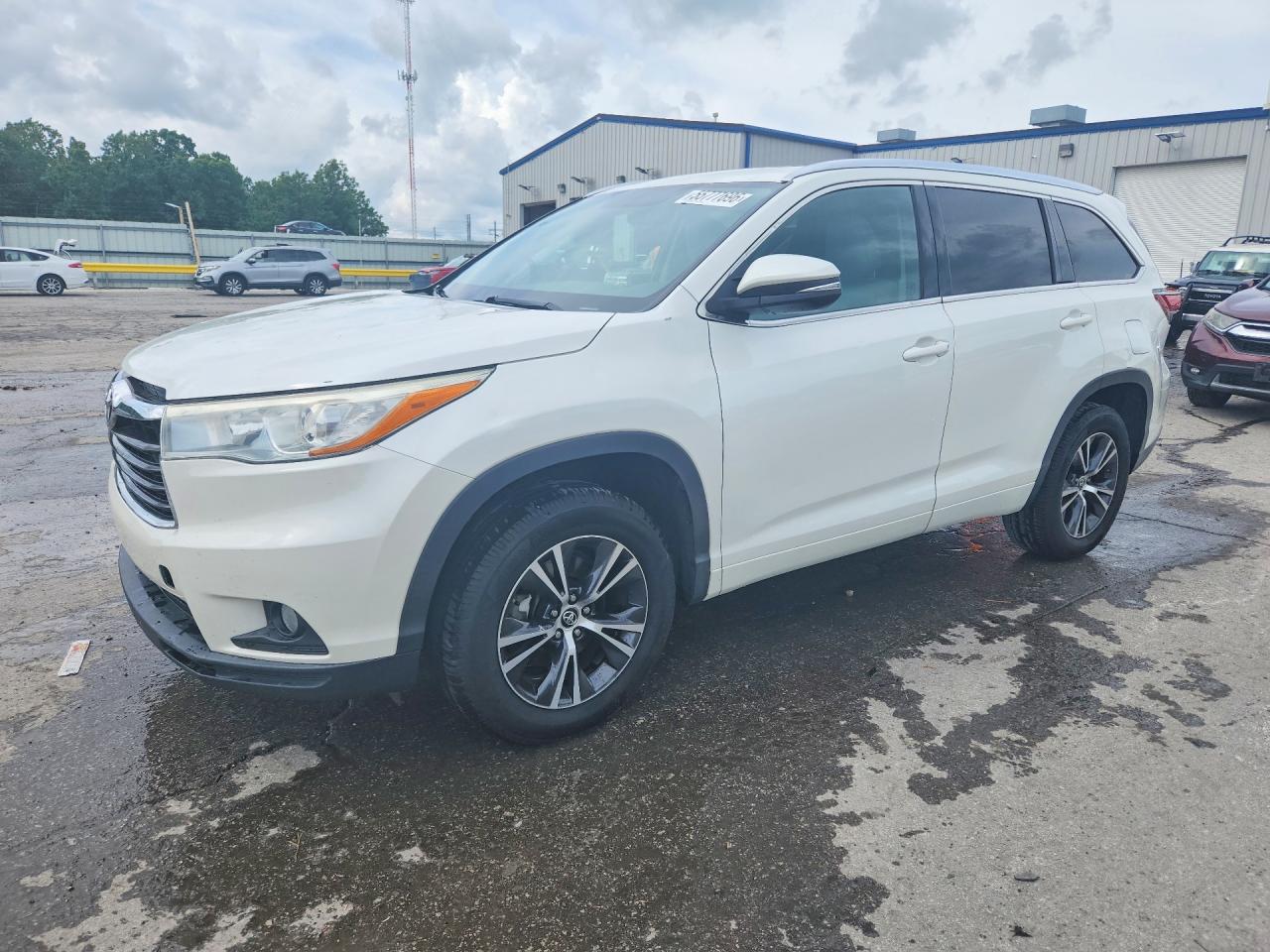 2016 TOYOTA HIGHLANDER