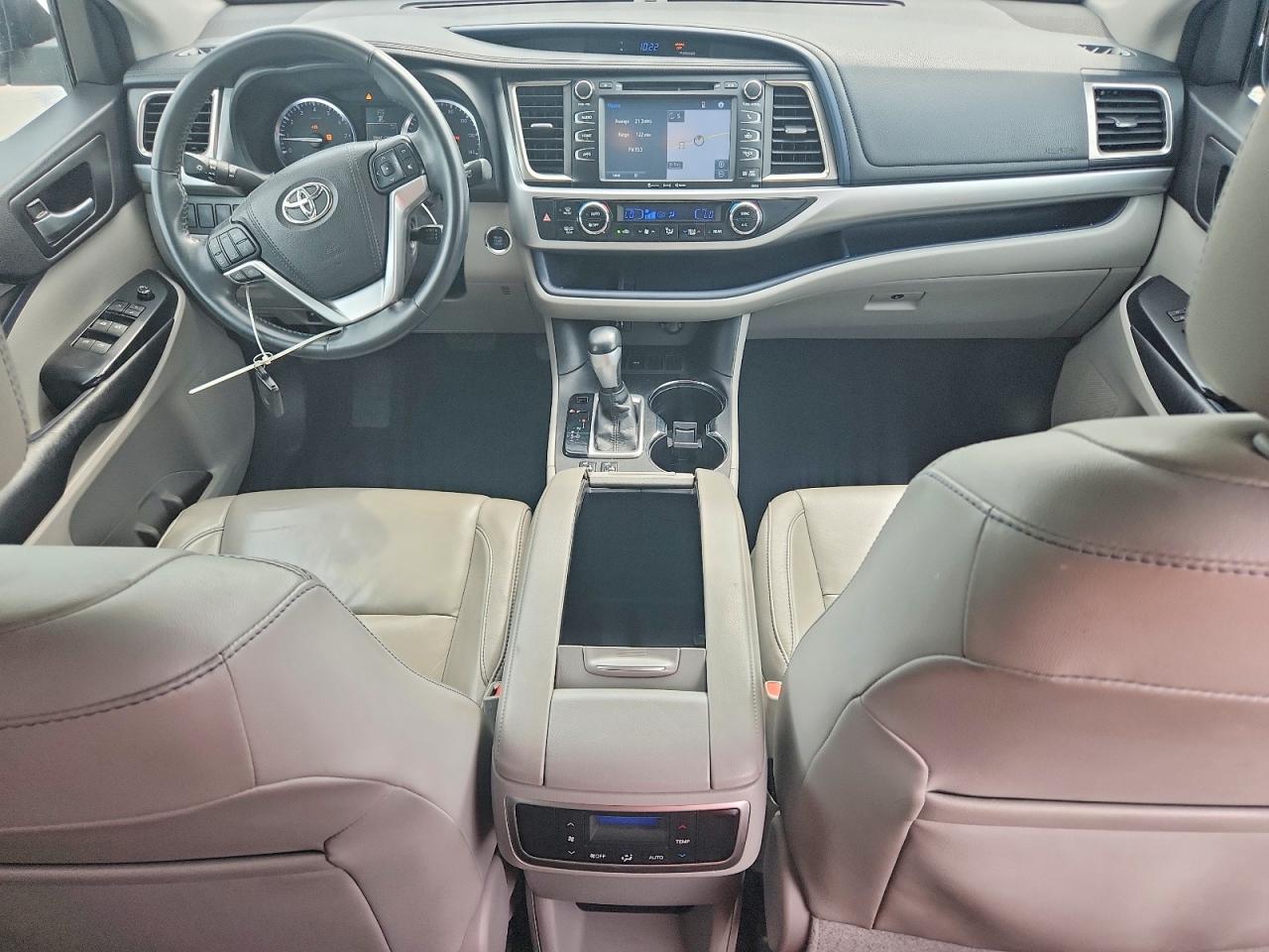 2016 TOYOTA HIGHLANDER XLE photo 15