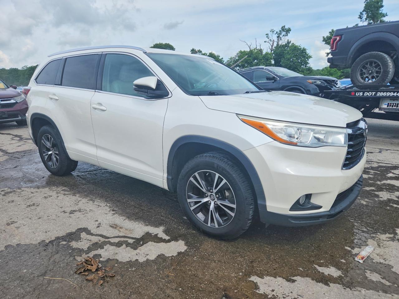 2016 TOYOTA HIGHLANDER XLE photo 7