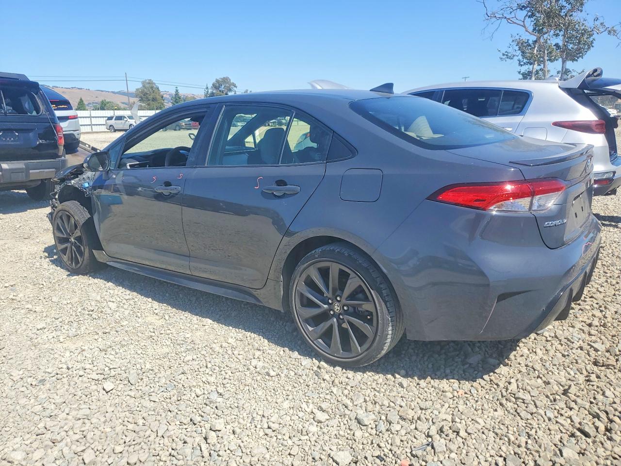 2023 TOYOTA COROLLA SE photo 3