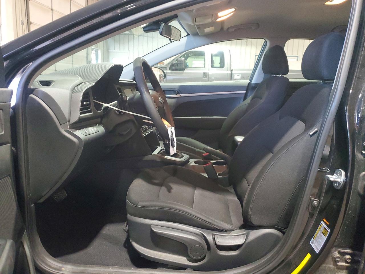 2020 HYUNDAI ELANTRA SE photo 7