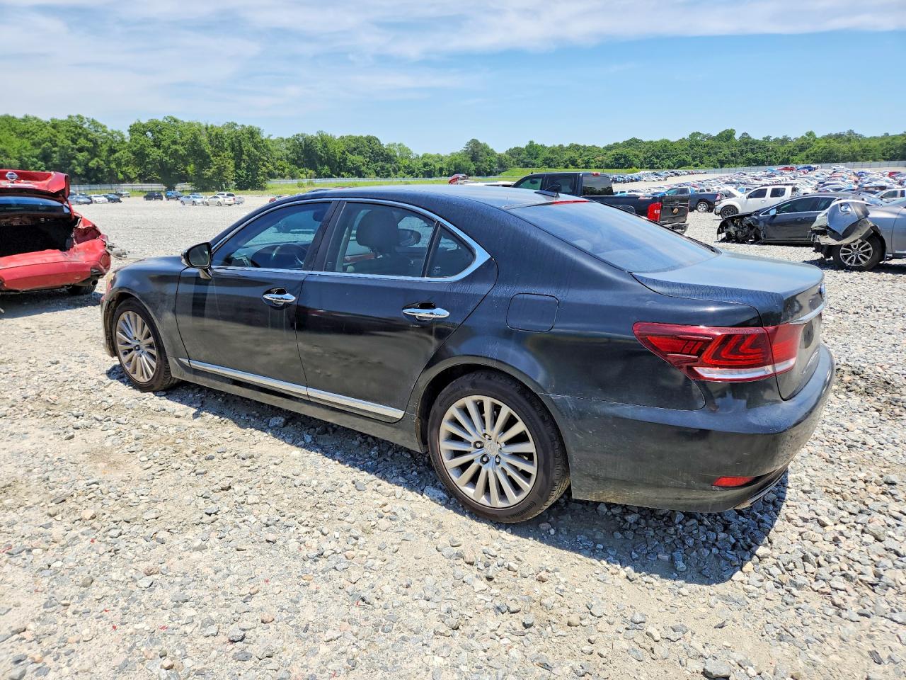 2013 LEXUS LS 460 photo 4