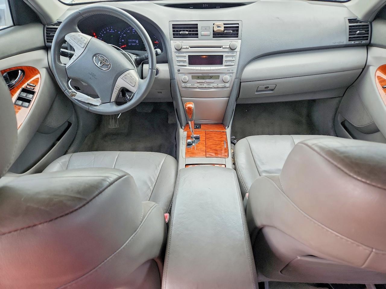 2010 TOYOTA CAMRY XLE V6 photo 22