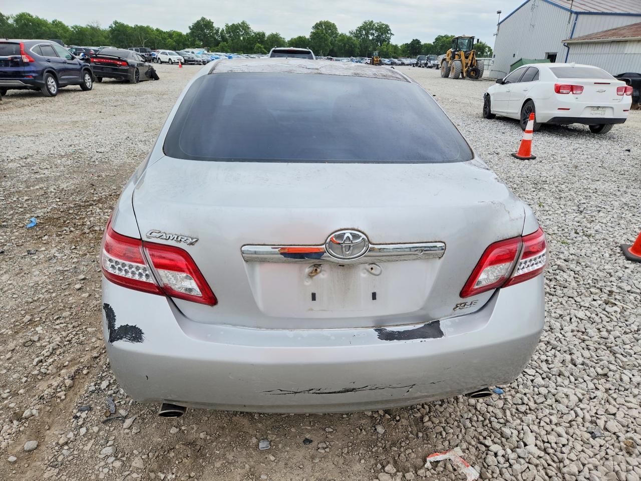 2010 TOYOTA CAMRY XLE V6 photo 16