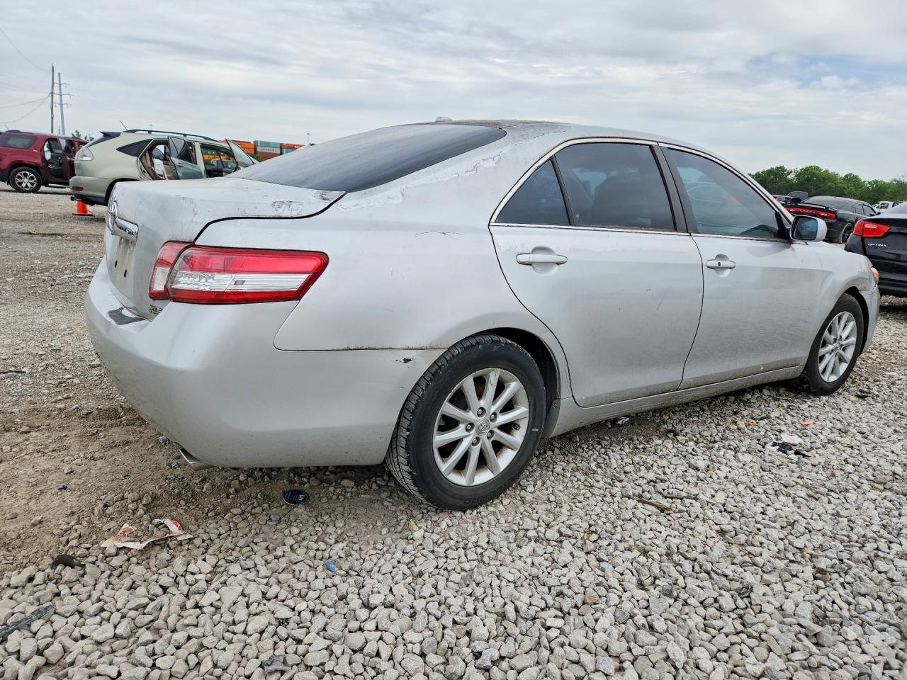 2010 TOYOTA CAMRY XLE V6 photo 7