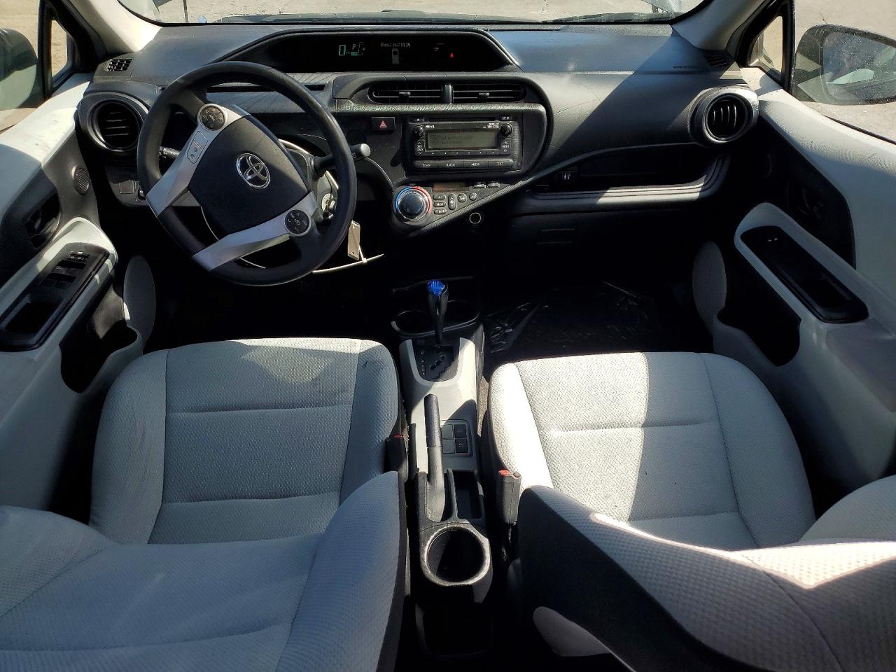 2013 TOYOTA PRIUS C ONE photo 22