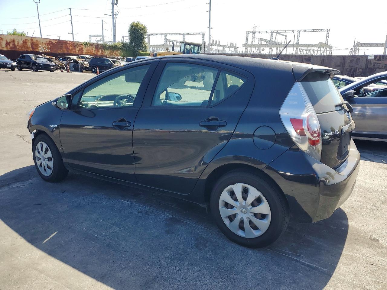 2013 TOYOTA PRIUS C ONE photo 4
