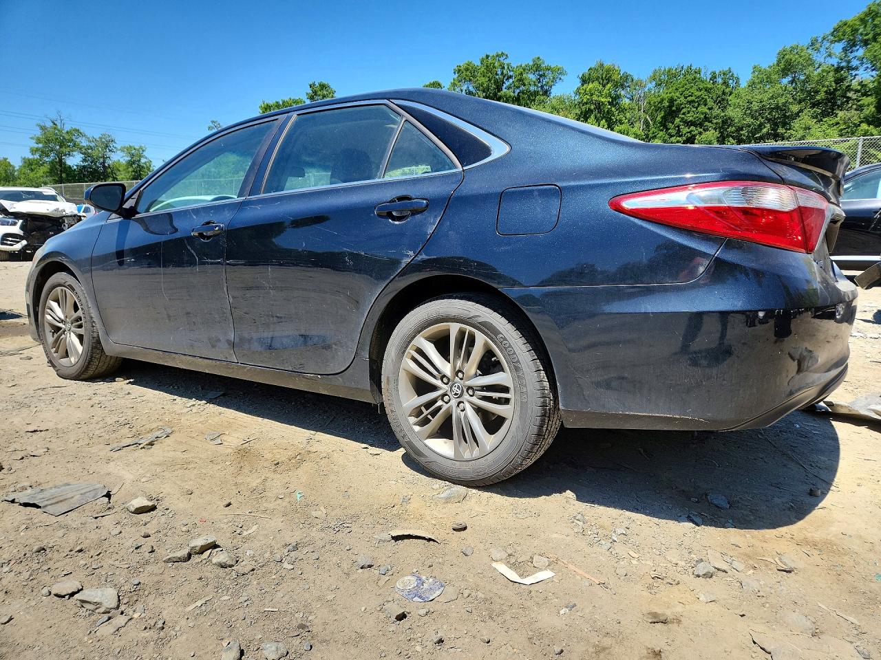 2017 TOYOTA CAMRY SE photo 2