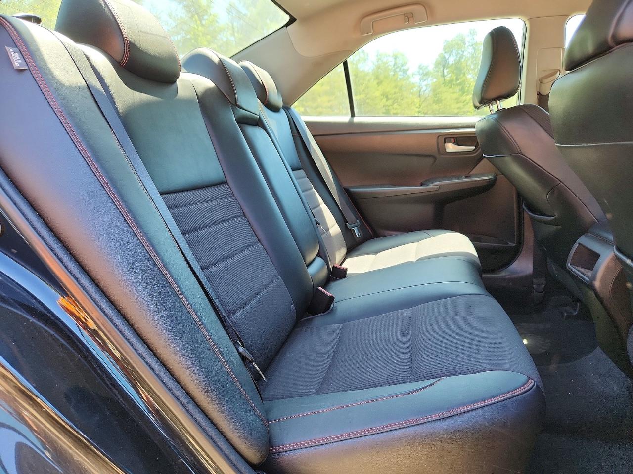2017 TOYOTA CAMRY SE photo 10