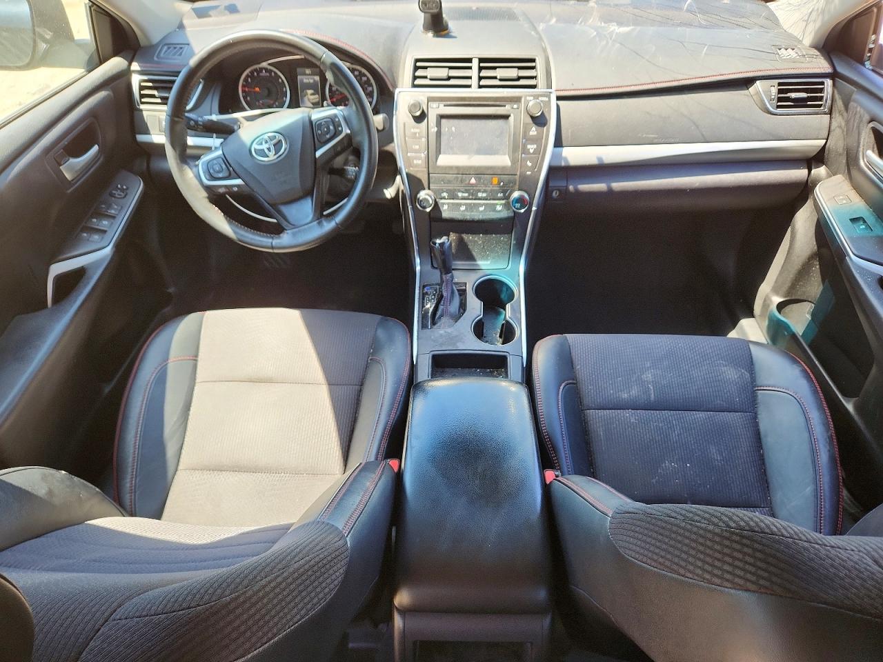 2017 TOYOTA CAMRY SE photo 8