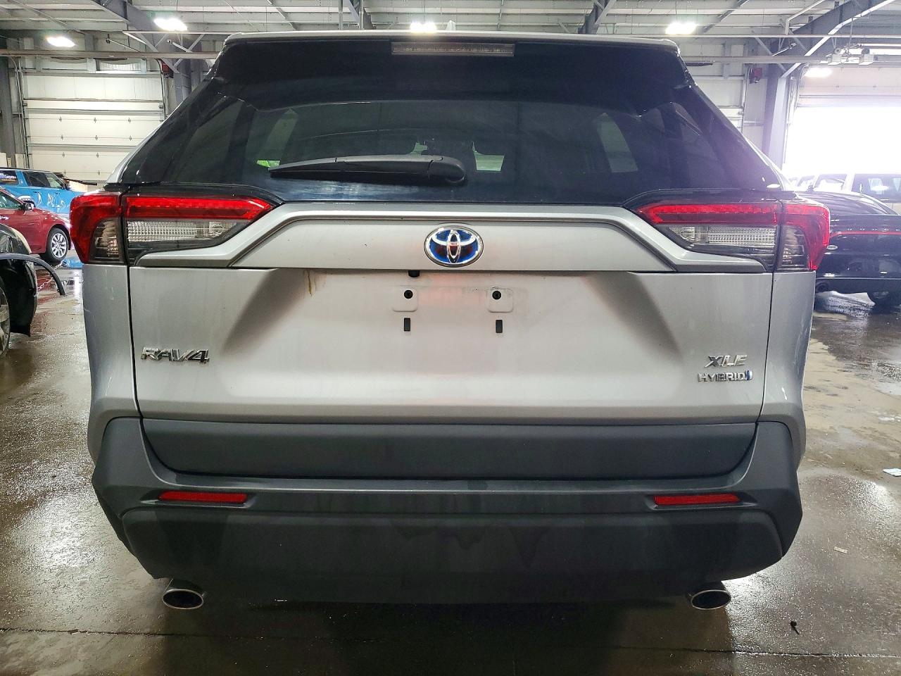 2022 TOYOTA RAV4 XLE photo 16