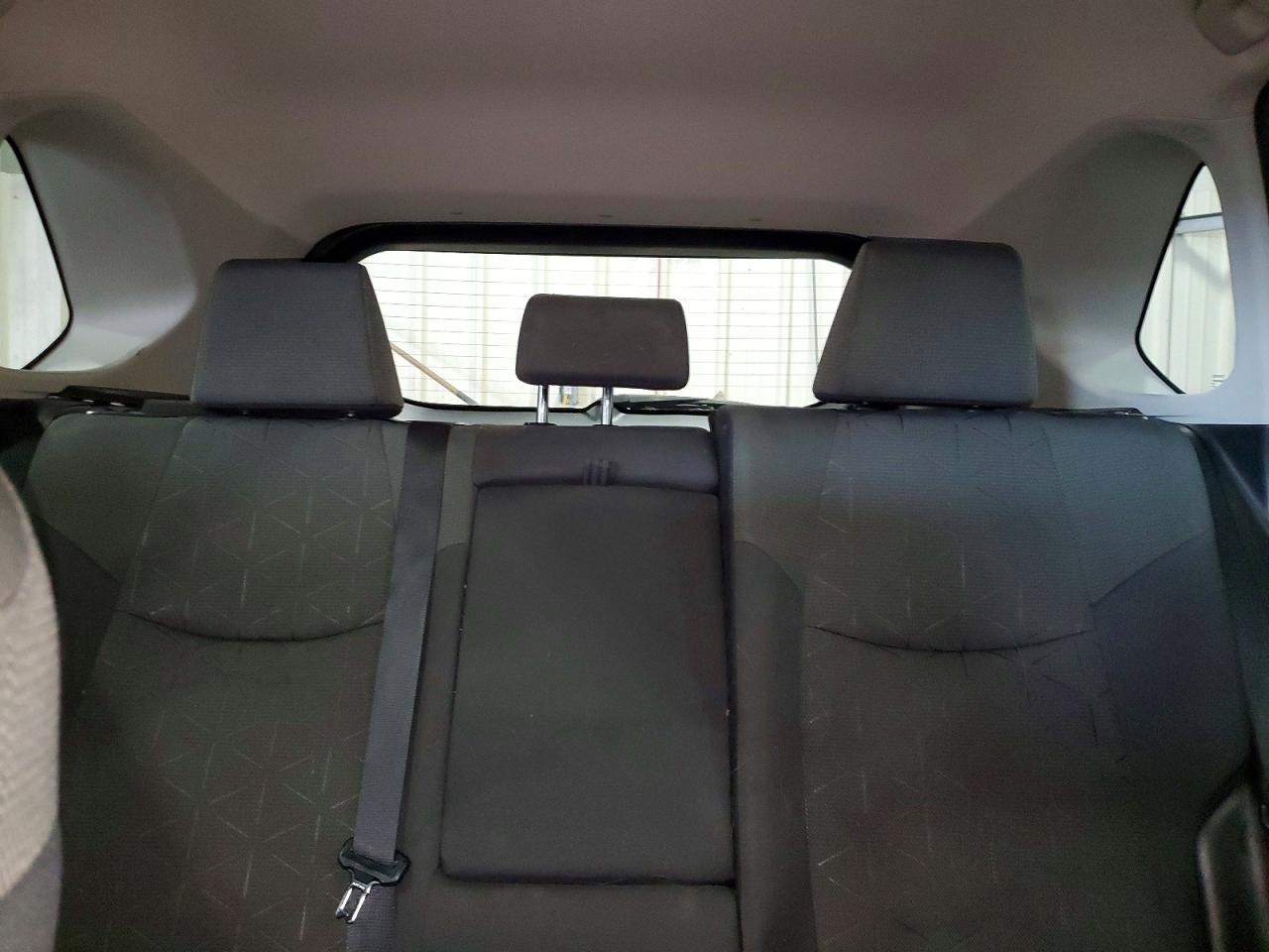 2022 TOYOTA RAV4 XLE photo 28