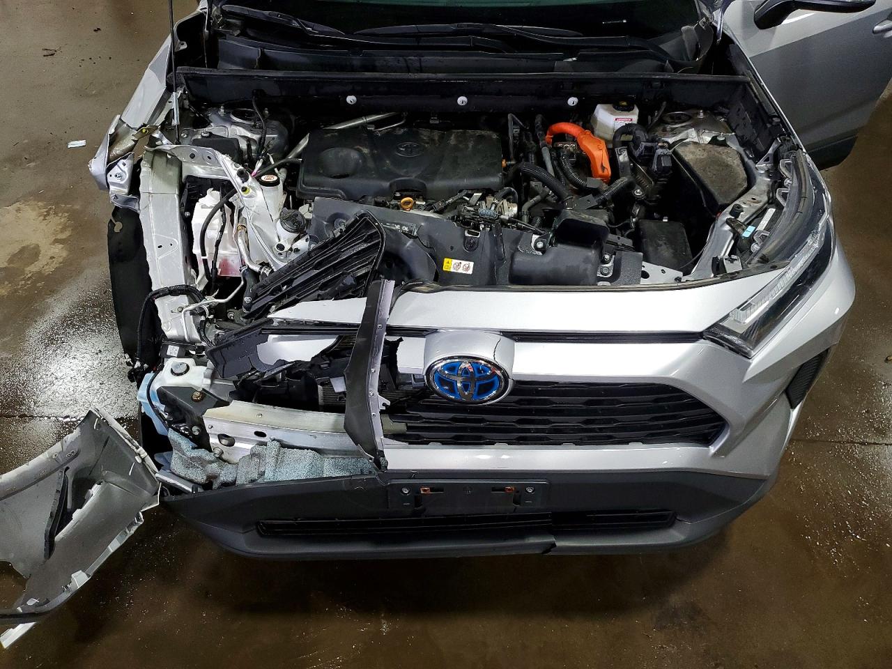 2022 TOYOTA RAV4 XLE photo 34