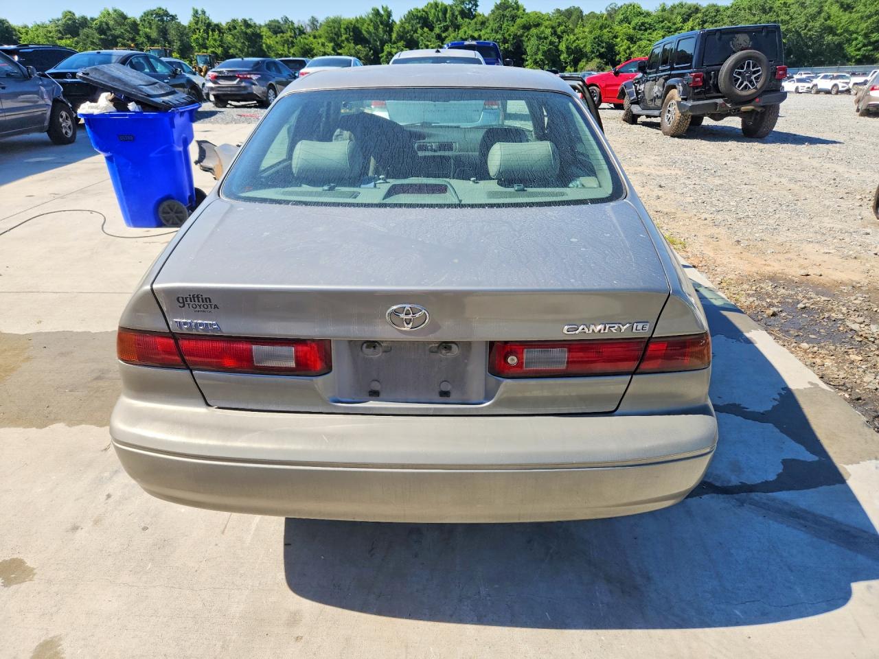 1999 TOYOTA CAMRY LE photo 11