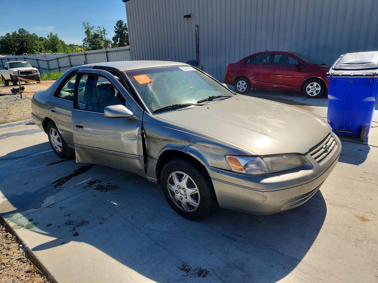 1999 TOYOTA CAMRY LE photo 7