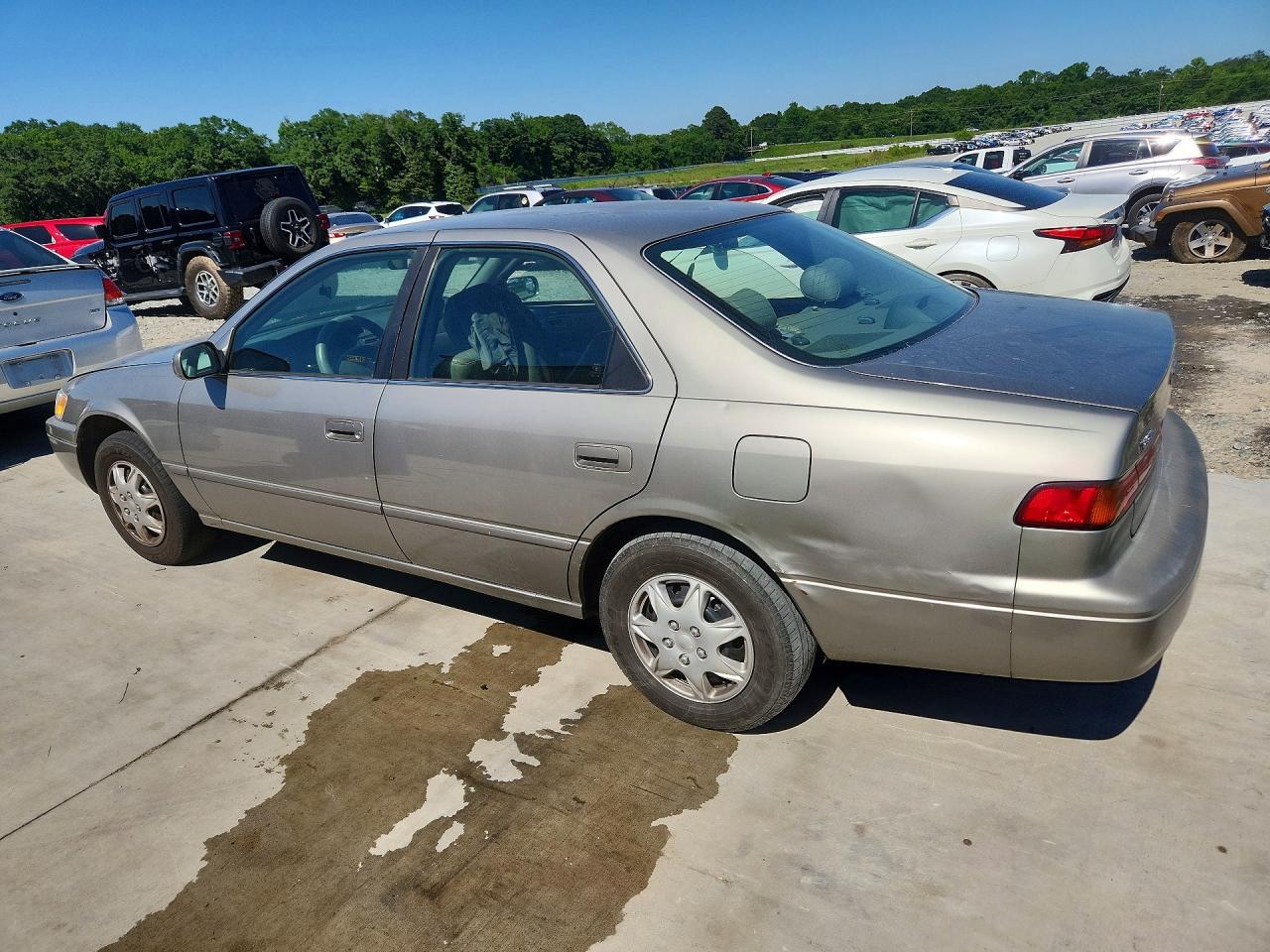 1999 TOYOTA CAMRY LE photo 3