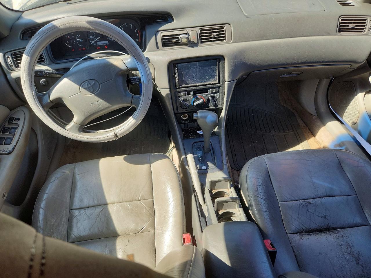 1999 TOYOTA CAMRY LE photo 15