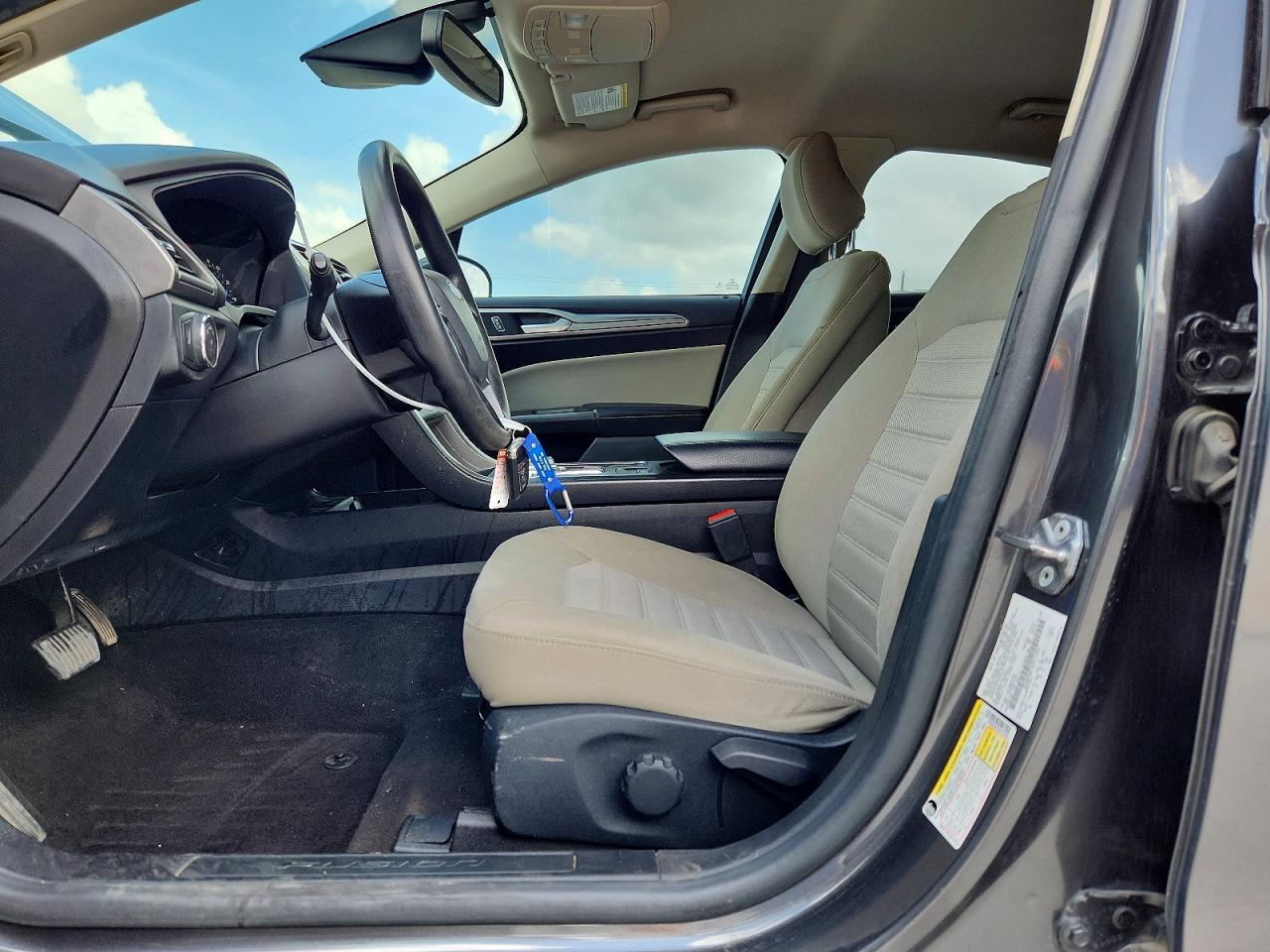 2020 FORD FUSION S photo 13