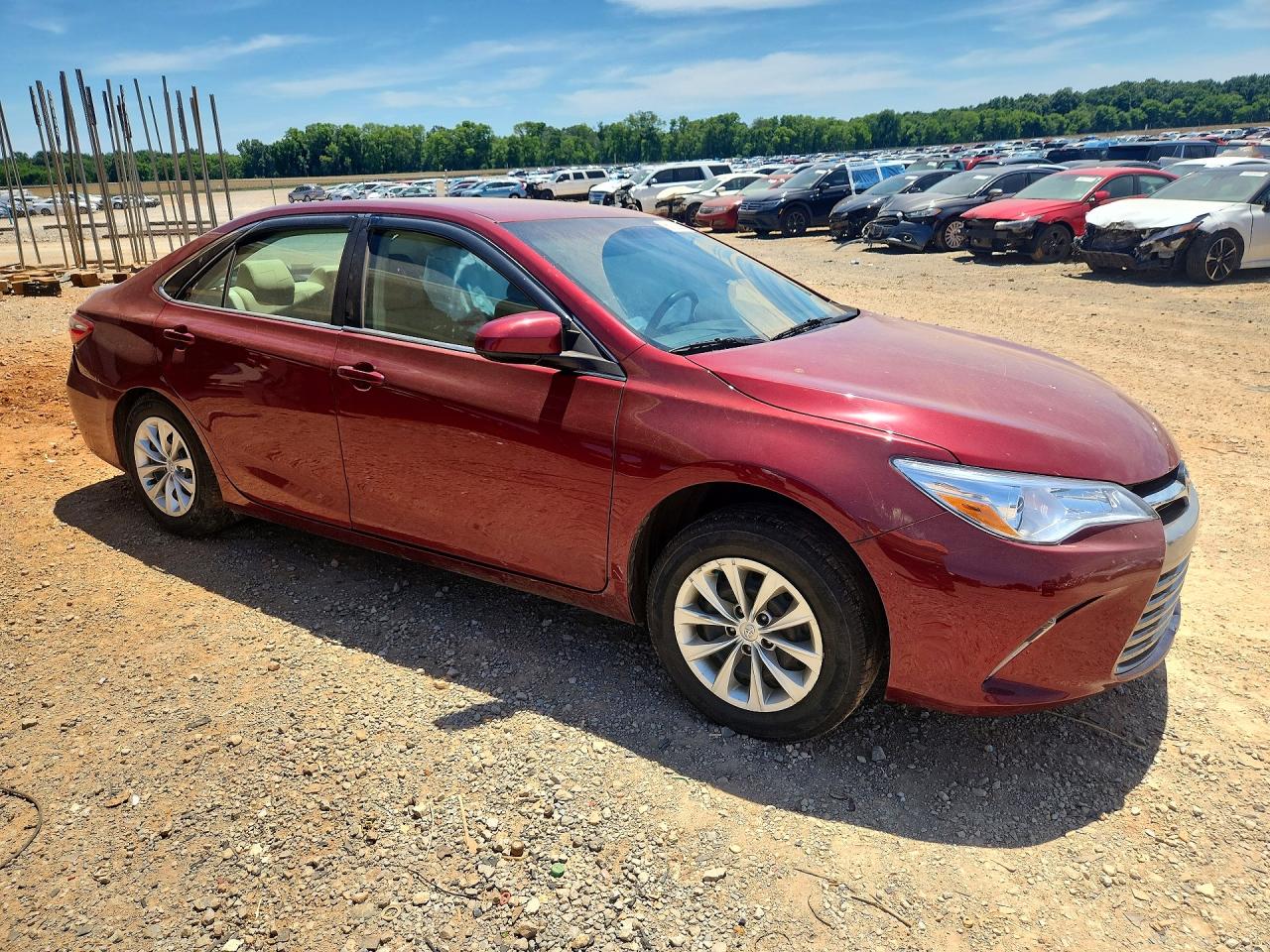 2017 TOYOTA CAMRY LE photo 4