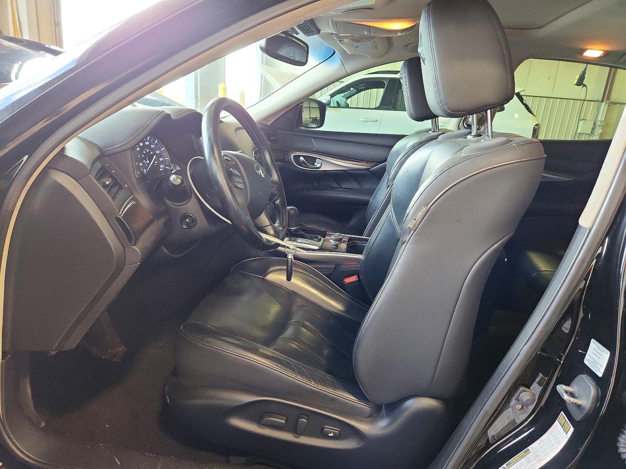 2013 INFINITI M37 X photo 19