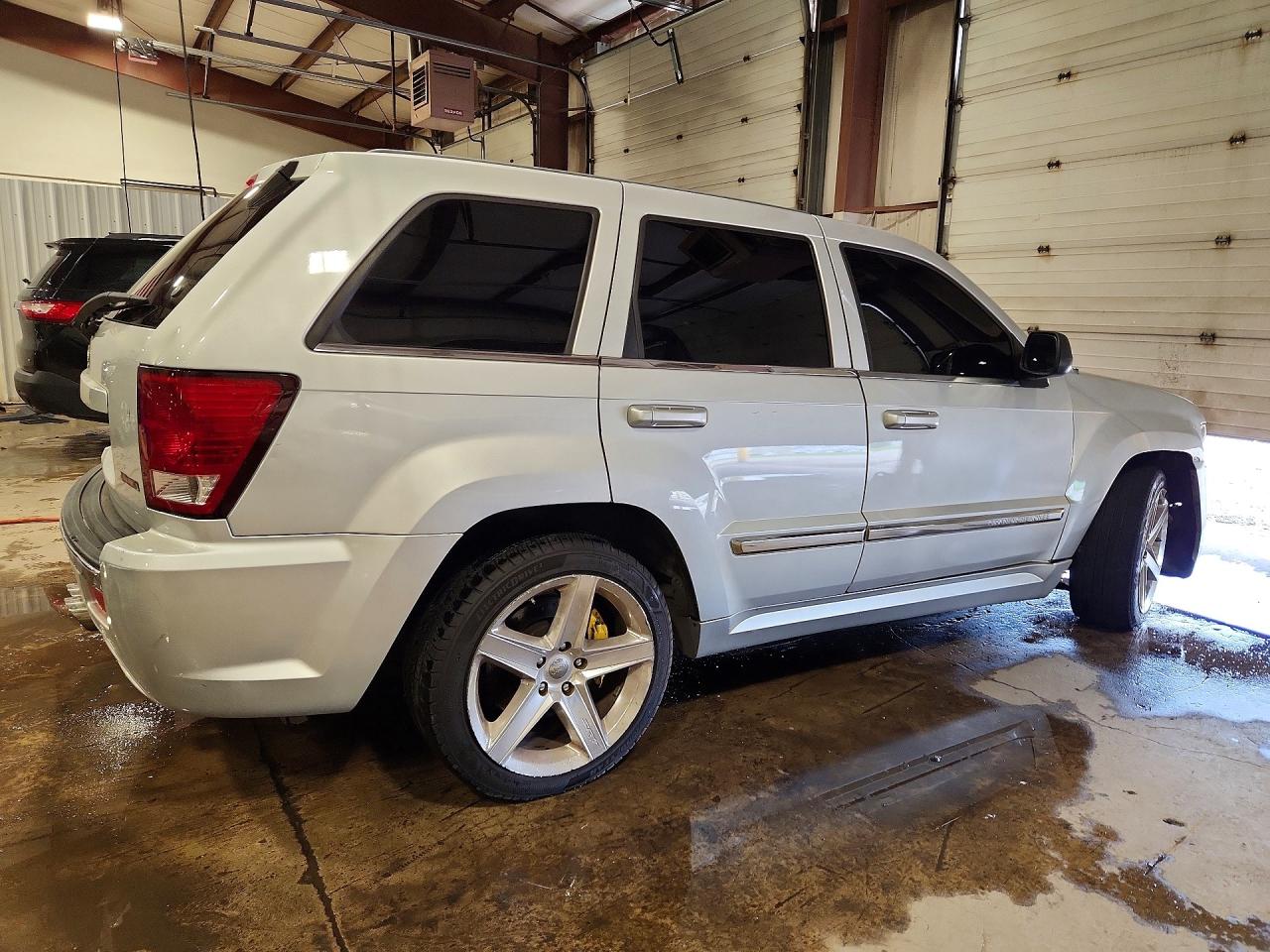 2008 JEEP GRAND CHEROKEE SRT-8 photo 5