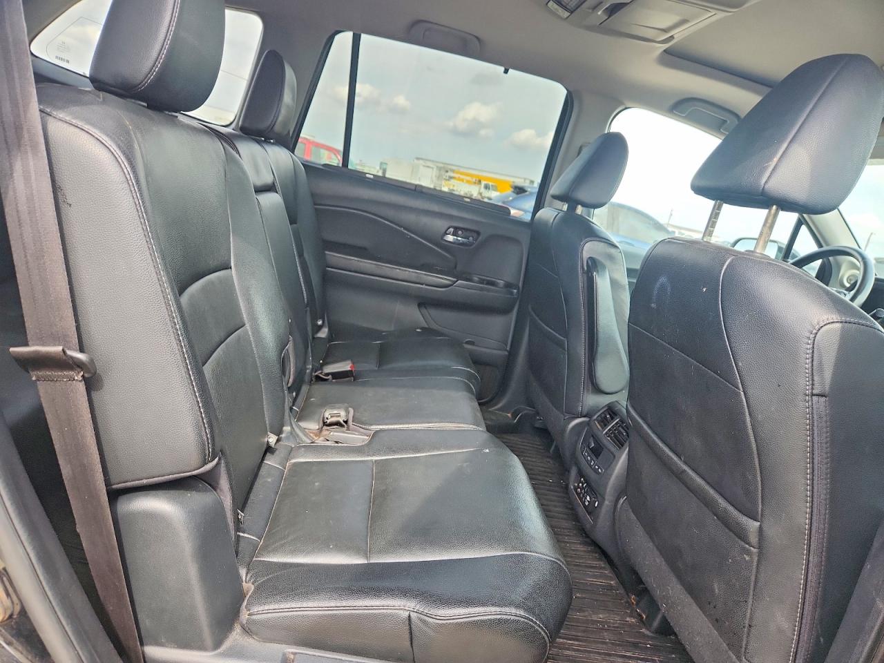 2016 HONDA PILOT TOURING photo 11