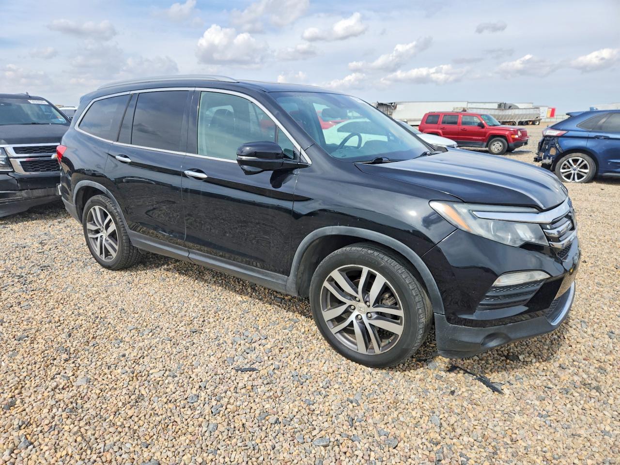 2016 HONDA PILOT TOURING photo 4