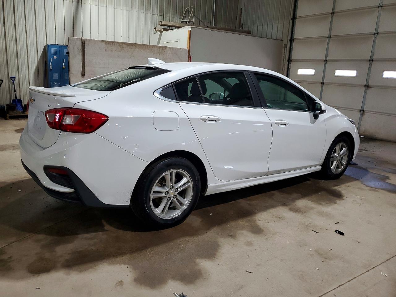 2017 CHEVROLET CRUZE LT photo 3