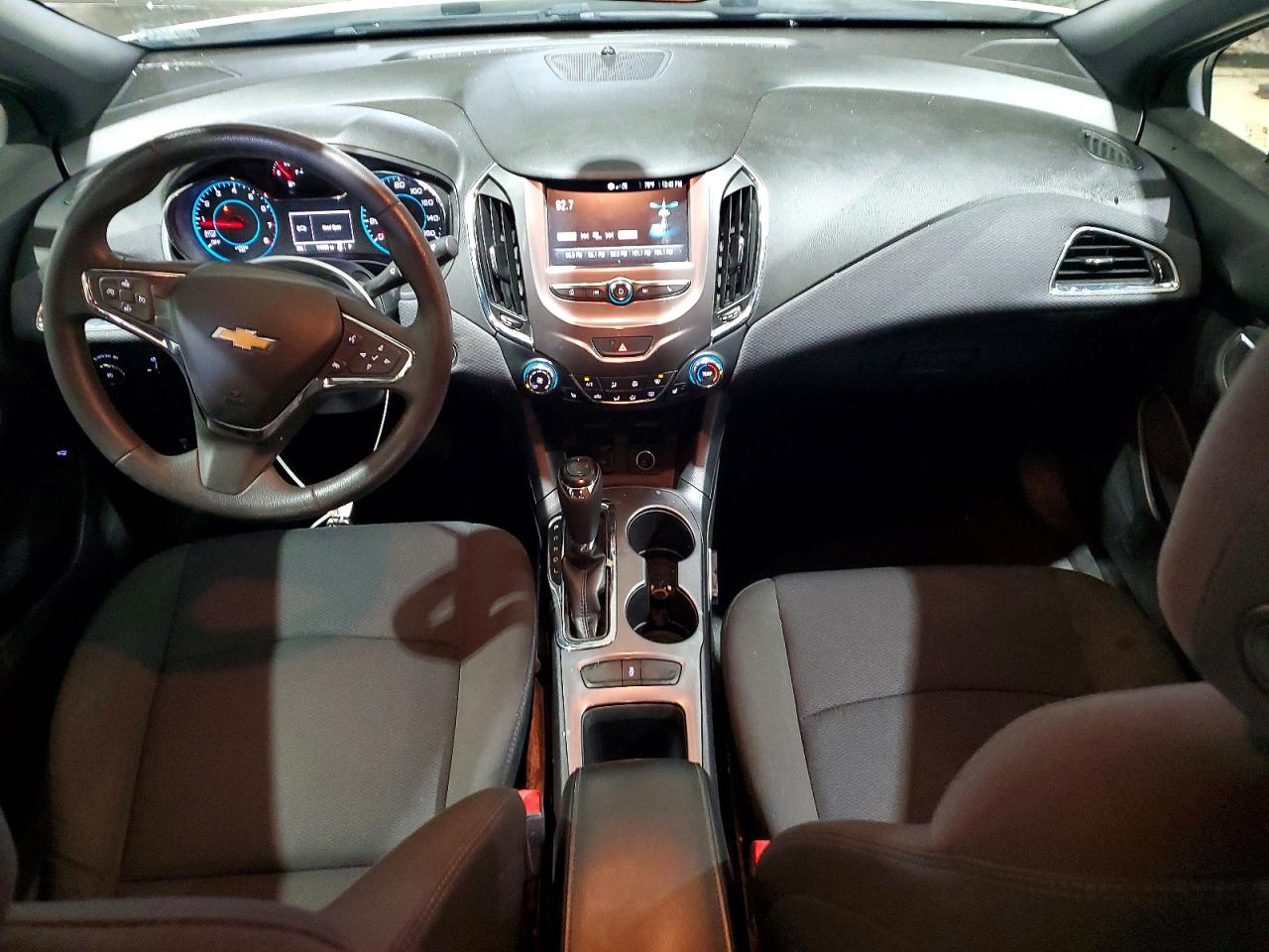 2017 CHEVROLET CRUZE LT photo 8