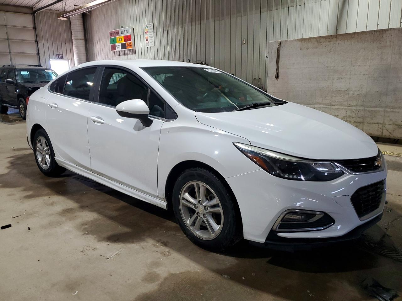 2017 CHEVROLET CRUZE LT photo 4