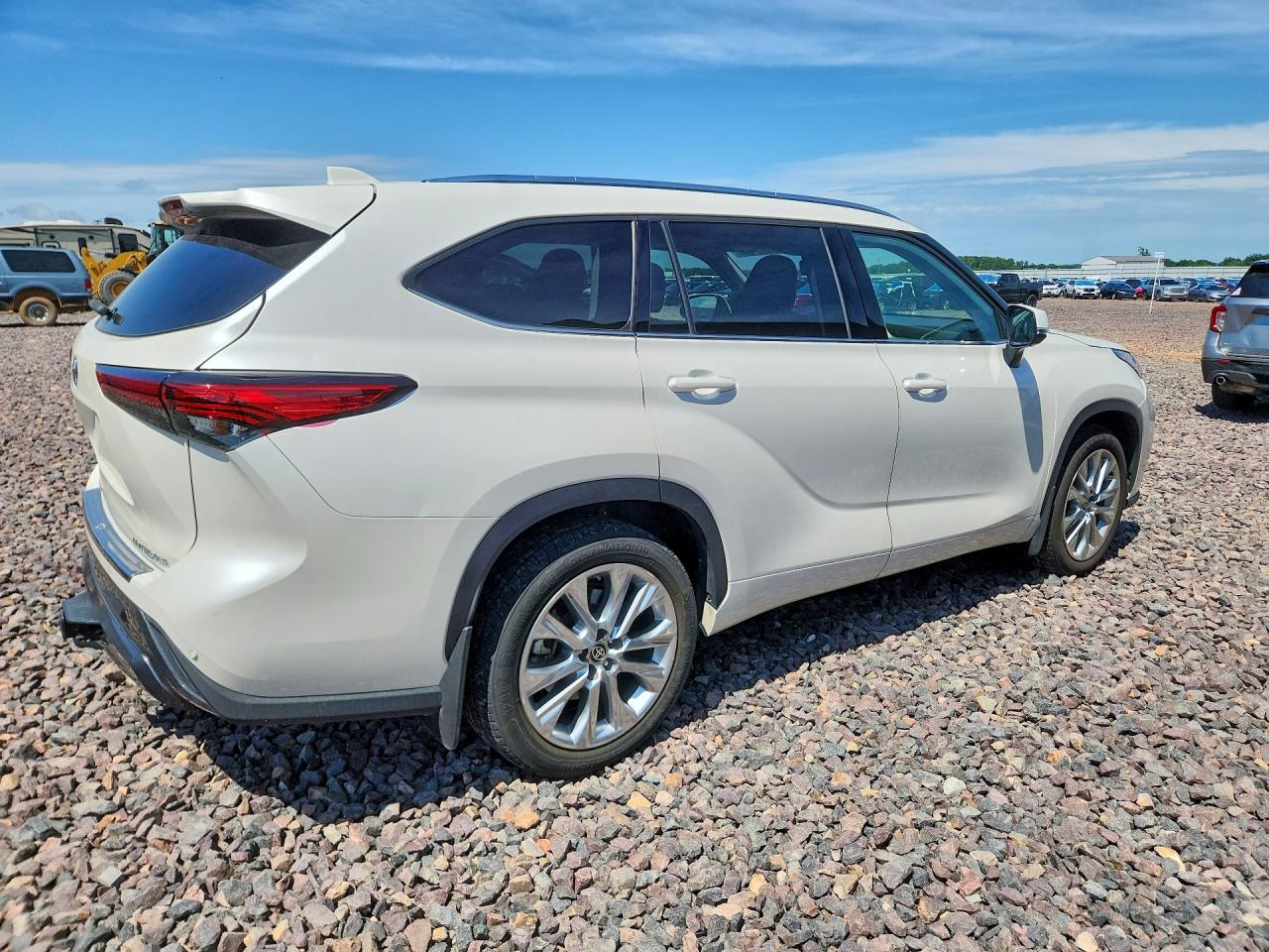 2021 TOYOTA HIGHLANDER LIMITED photo 5
