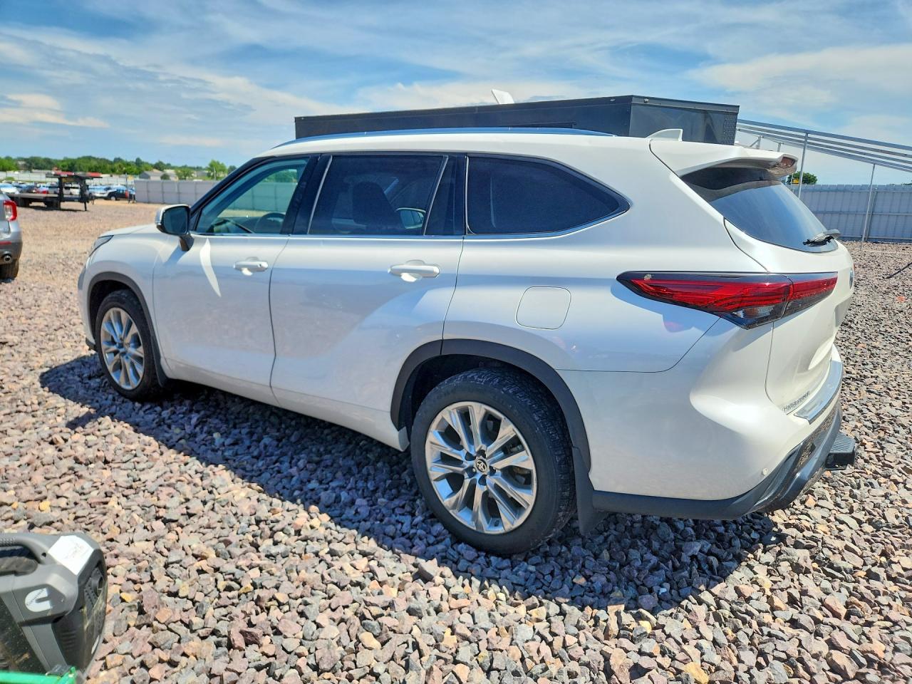 2021 TOYOTA HIGHLANDER LIMITED photo 3