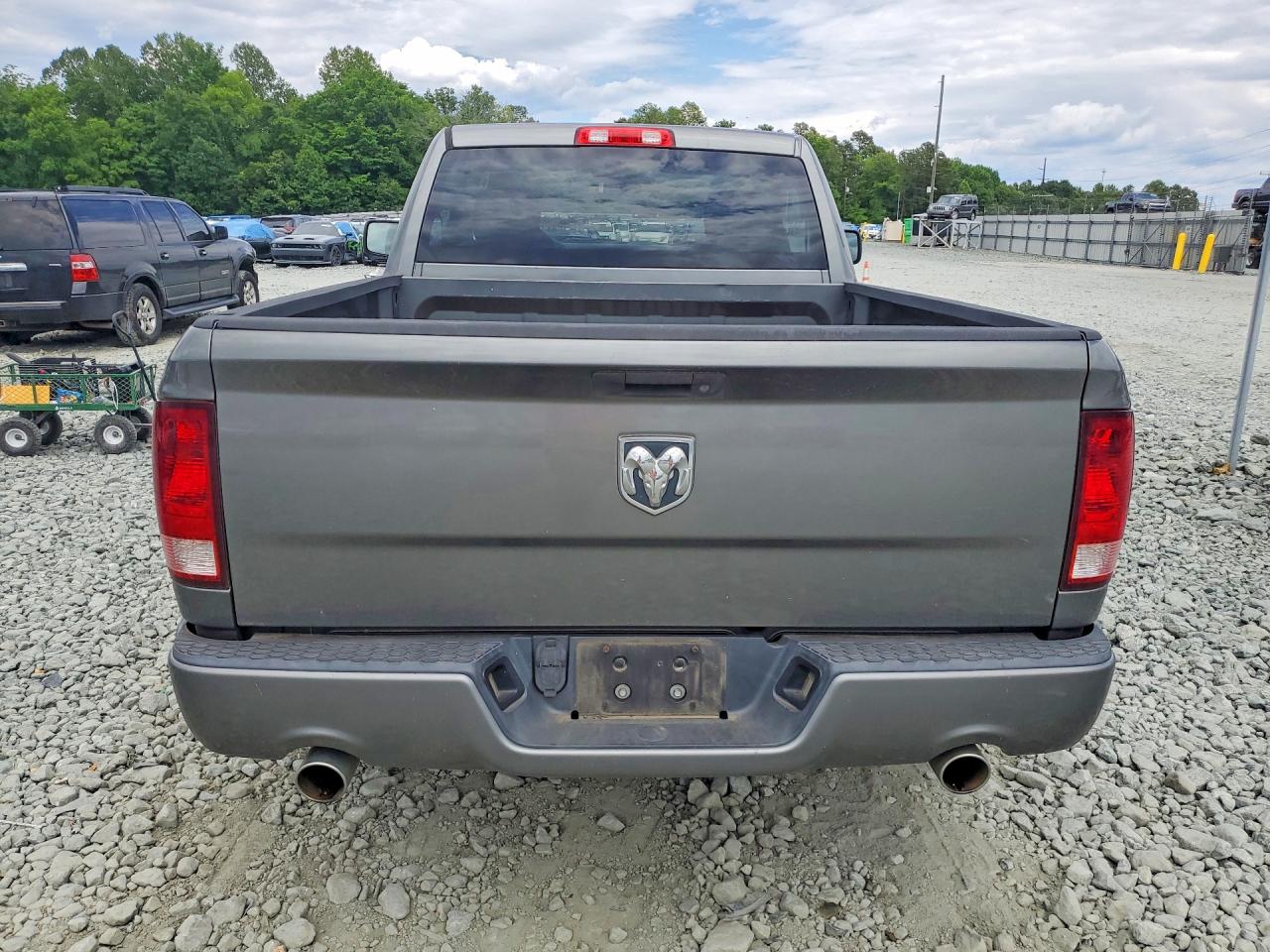 2013 RAM 1500 ST photo 11