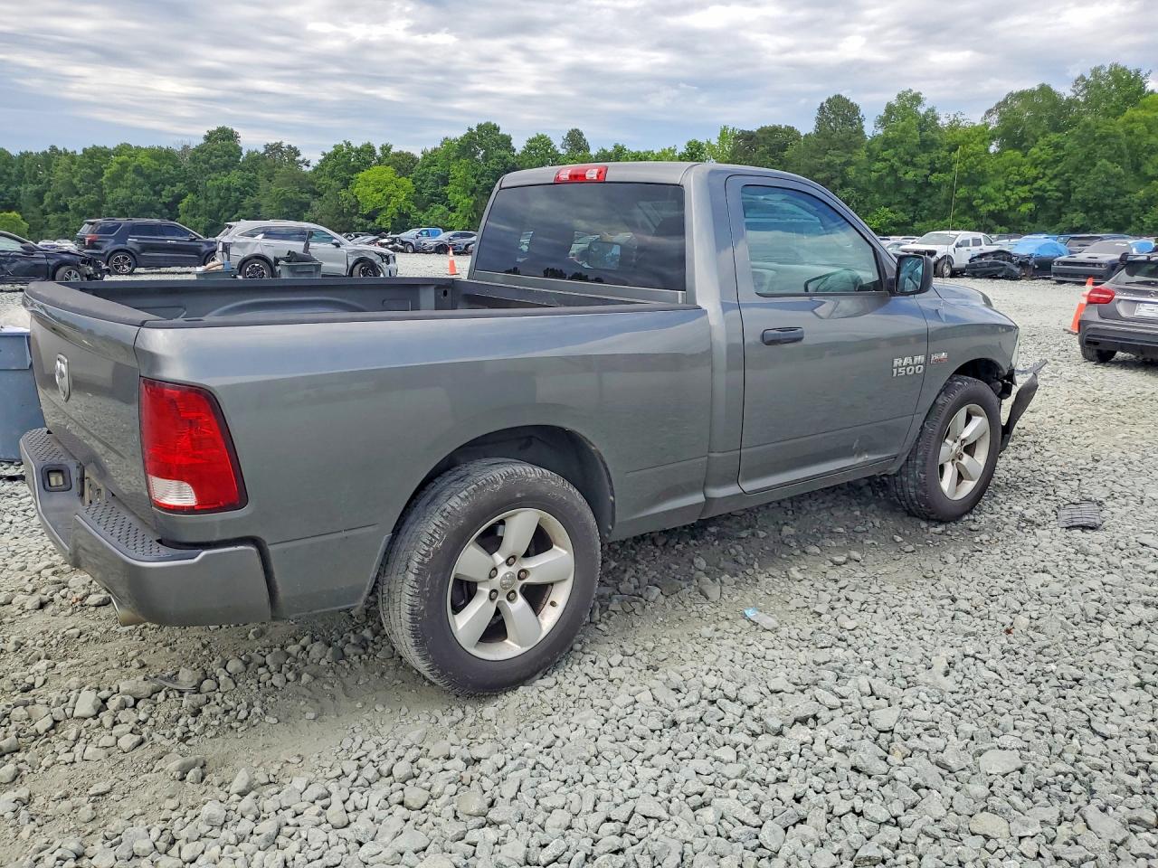 2013 RAM 1500 ST photo 5