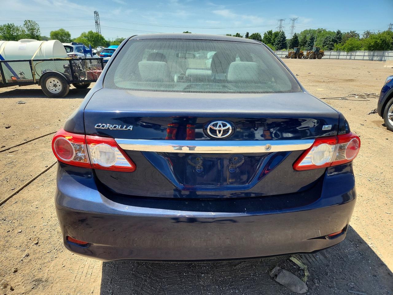 2013 TOYOTA COROLLA LE photo 11