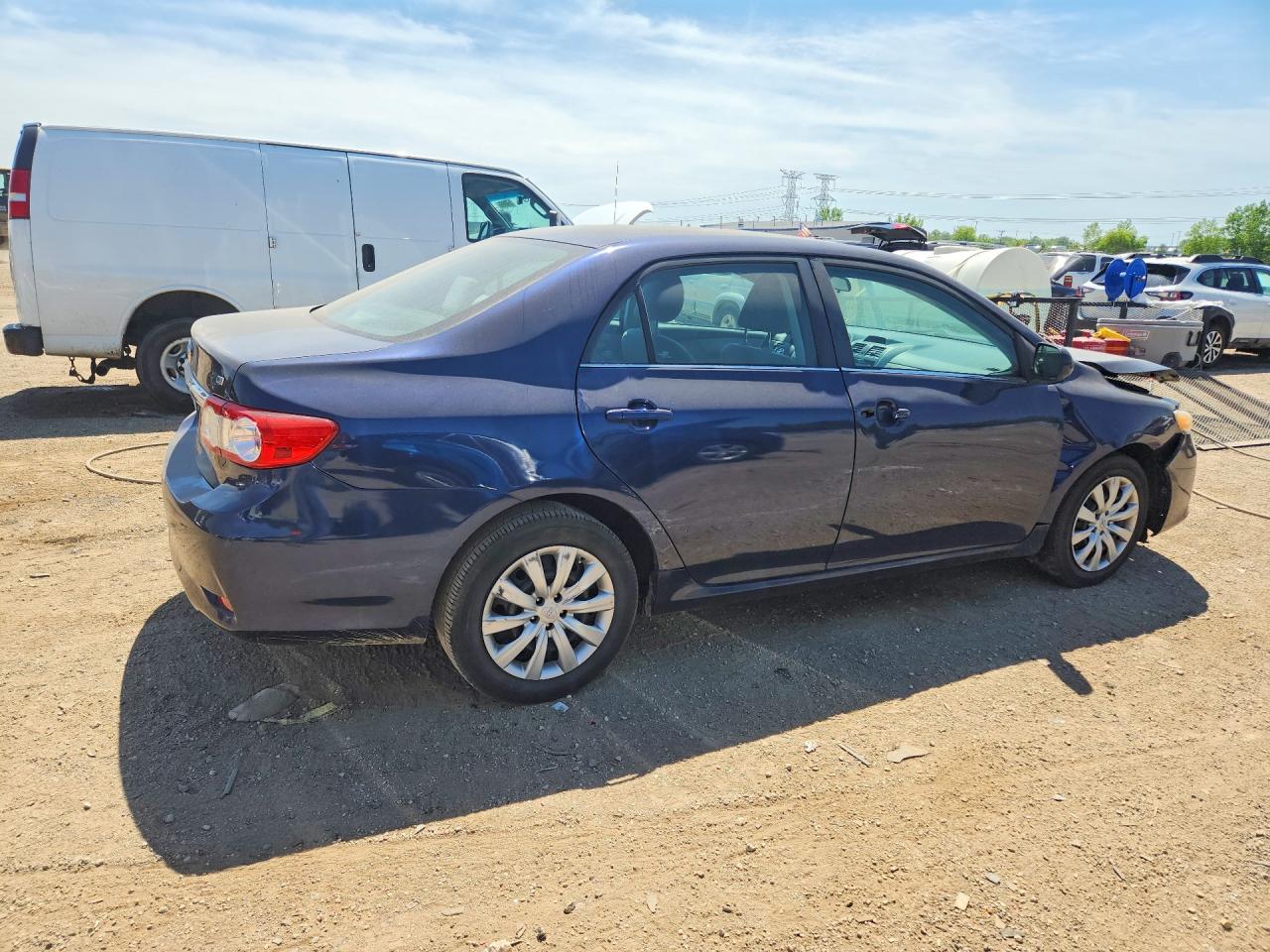 2013 TOYOTA COROLLA LE photo 5