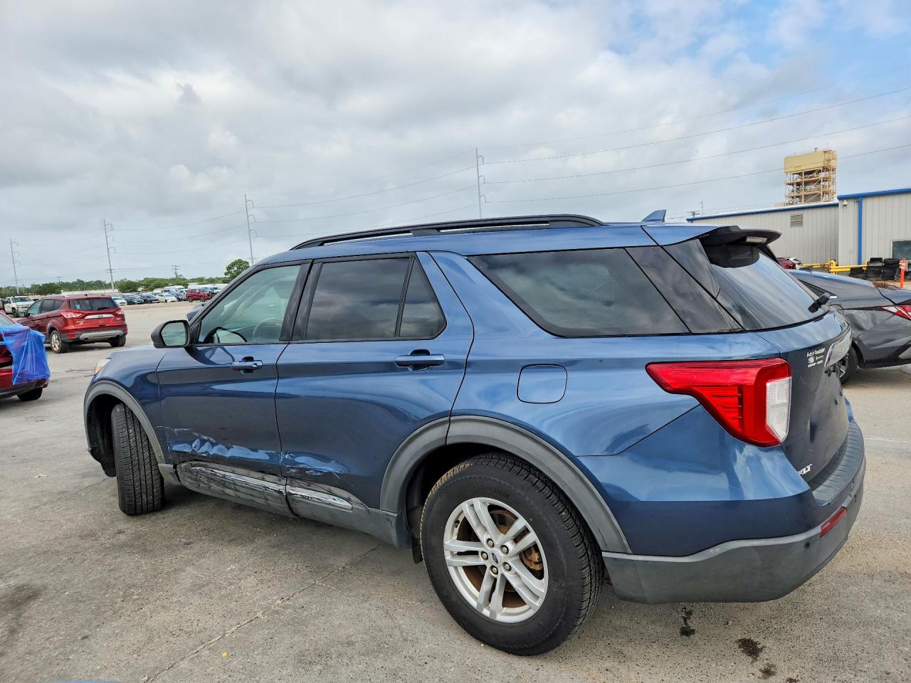 2020 FORD EXPLORER XLT photo 3