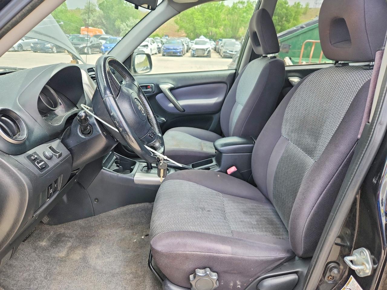 2004 TOYOTA RAV4 BASE photo 19